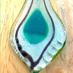 VTG Groovy green glass pendant on leather cord